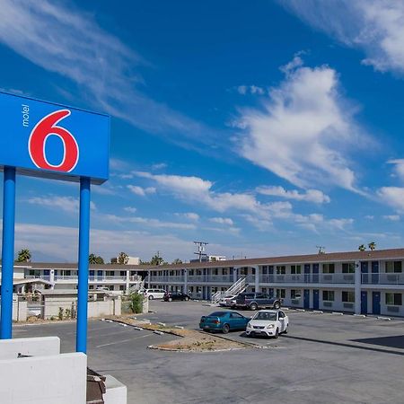 Motel 6-San Bernardino, Ca - Downtown エクステリア 写真