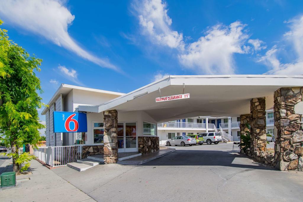 Motel 6-San Bernardino, Ca - Downtown エクステリア 写真