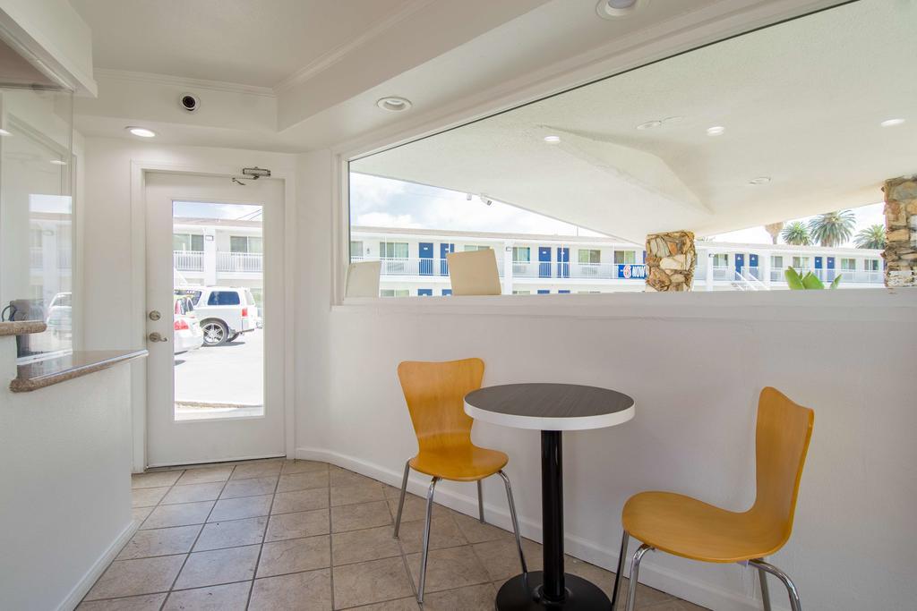 Motel 6-San Bernardino, Ca - Downtown エクステリア 写真